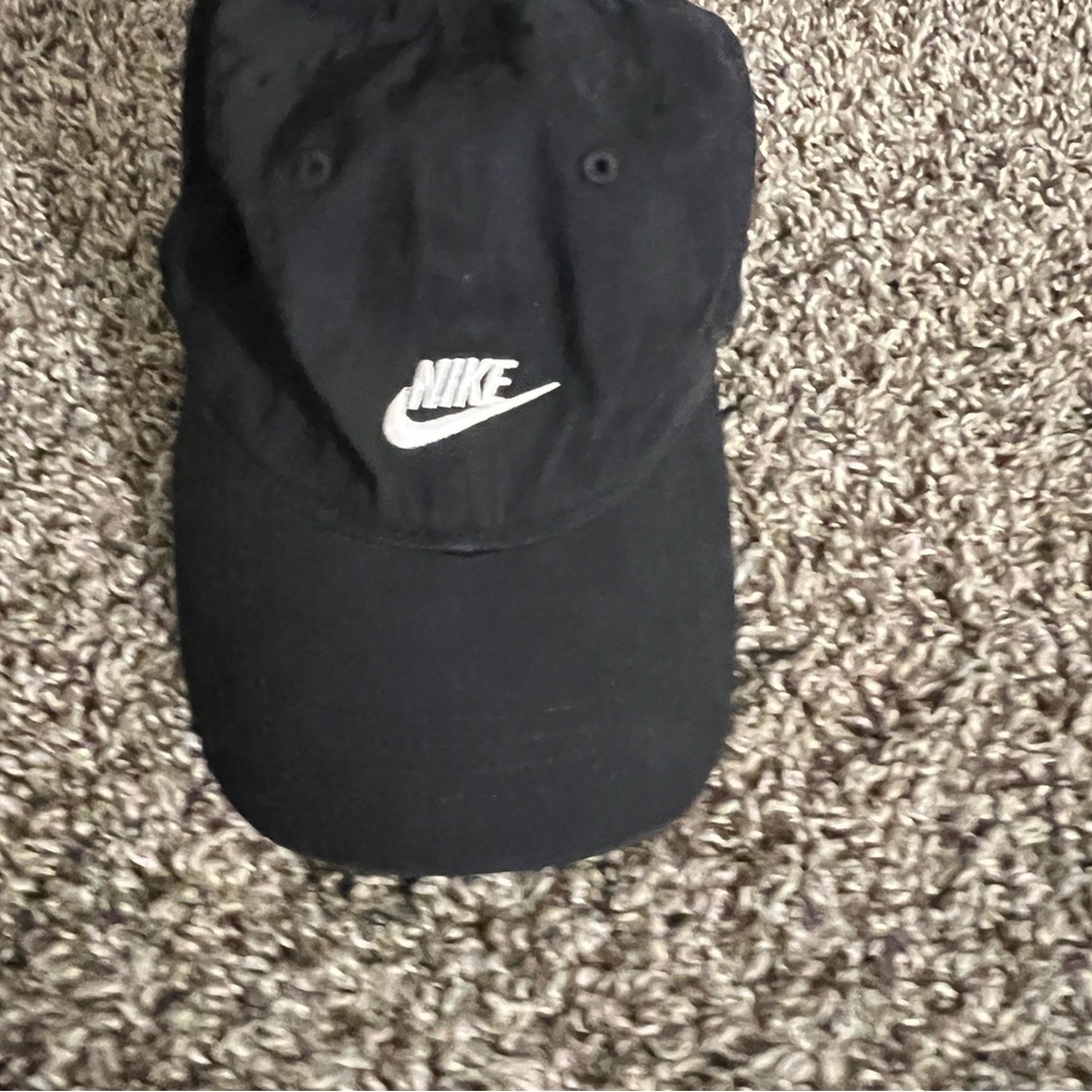 Nike hat - Picture 3 of 3